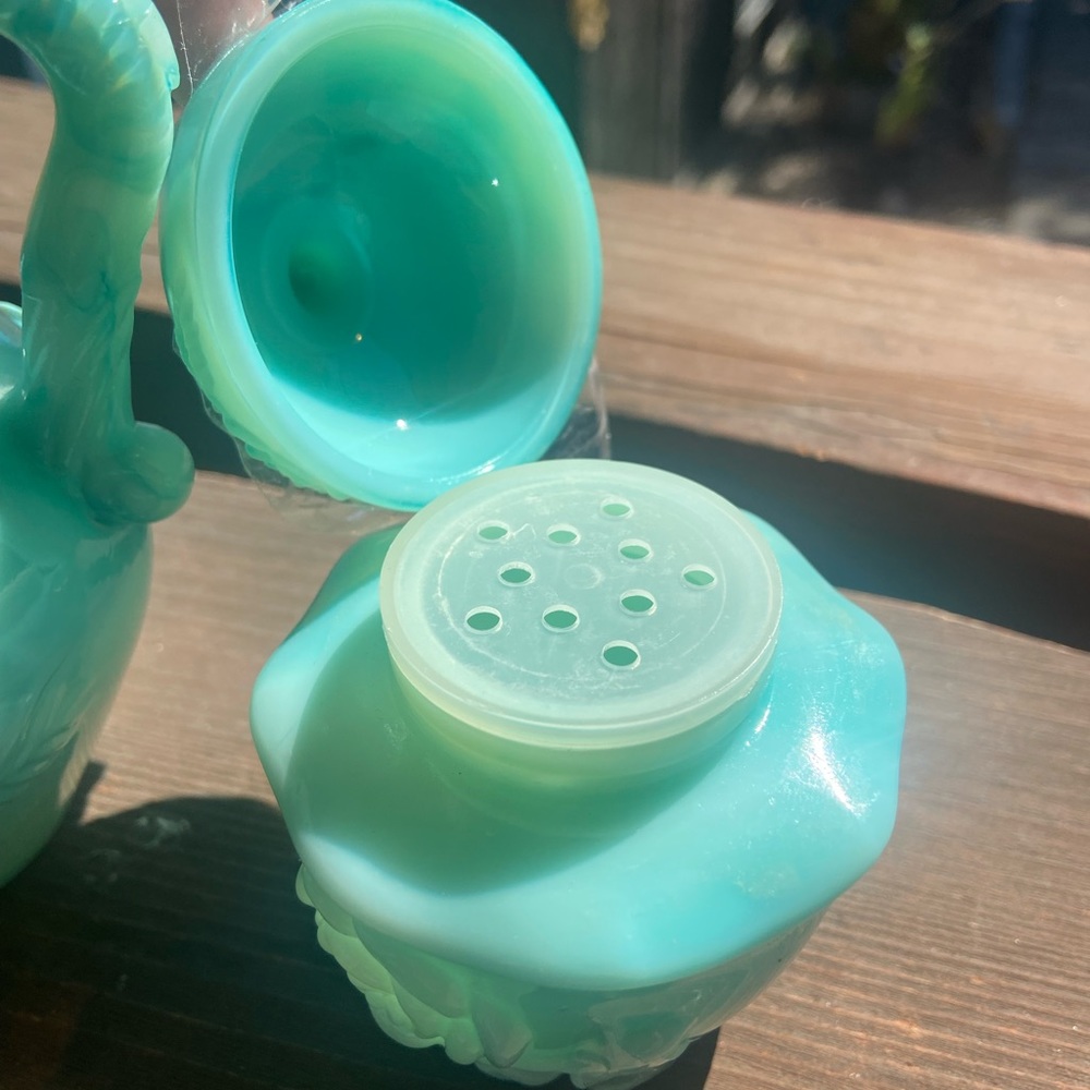 Vintage 1Avon Green/Teal Jade Decanter pitcher with bowl and powder satchel - Picture 6 of 11